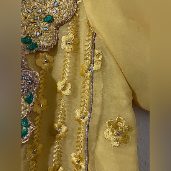 Yellow and Silver Embellished Tunic with Raglan Sleeves - Picture 8 of 13